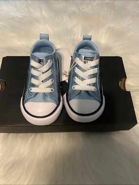 New in box light blue glitter converse size 4